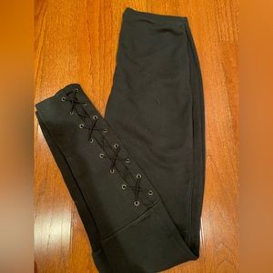 HUE XS lace up leggings